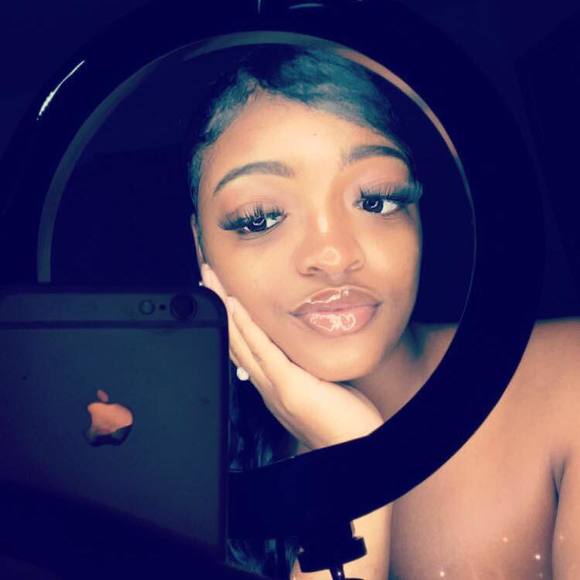 Meet your Posher, Cherese - Picture 1 of 1